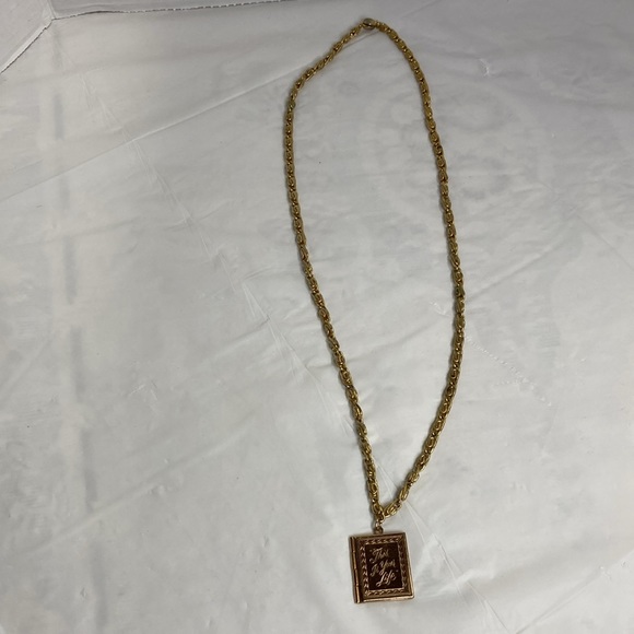 Vintage Mid -Century Gold Tone Locket Book Shaped Says This Is Your Life Opens - Picture 4 of 13
